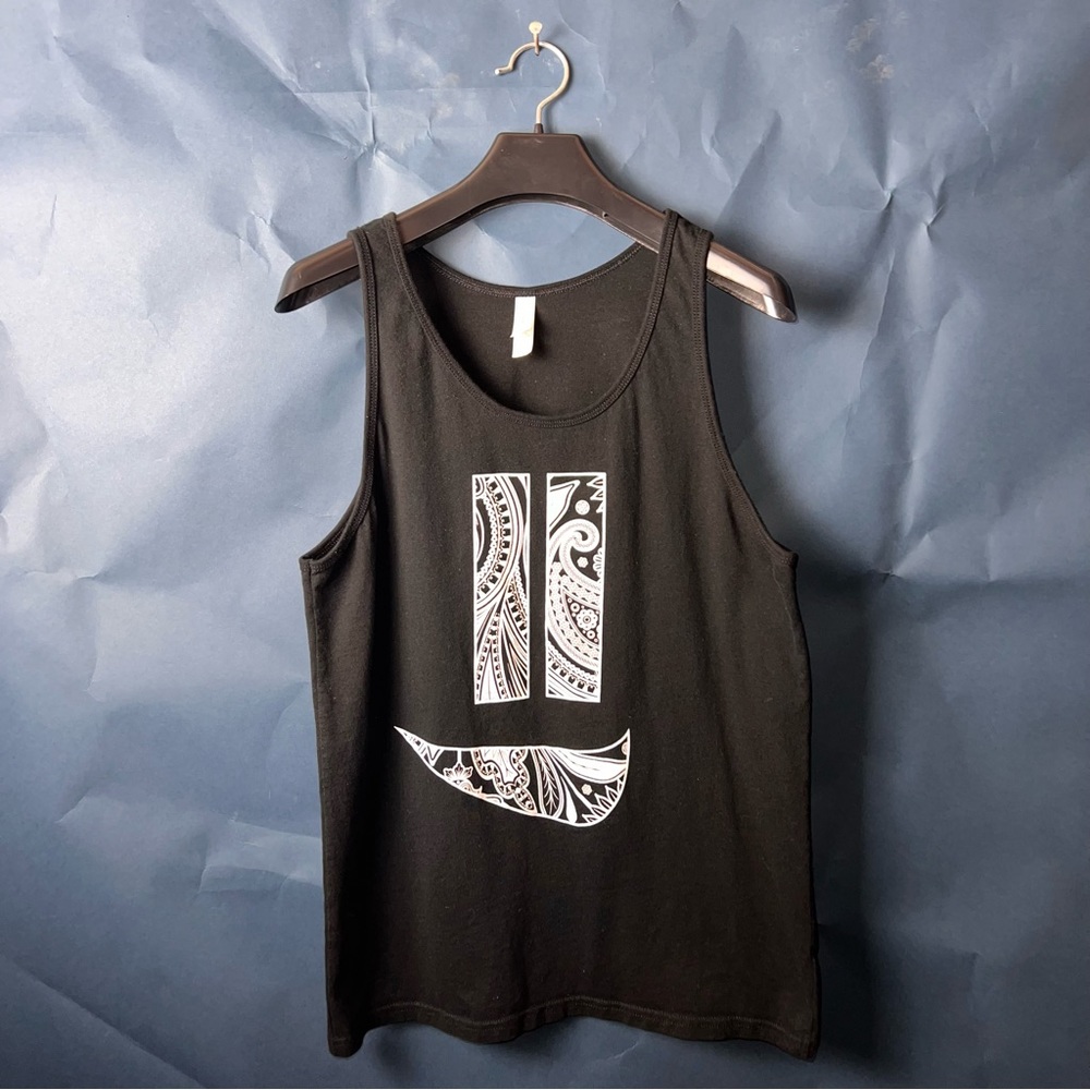 Men's Medium Black Graphic Smirk Tank
